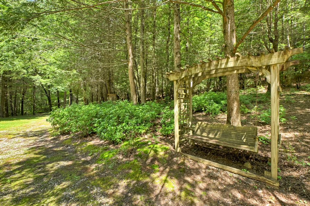 1048 Laurel Trail