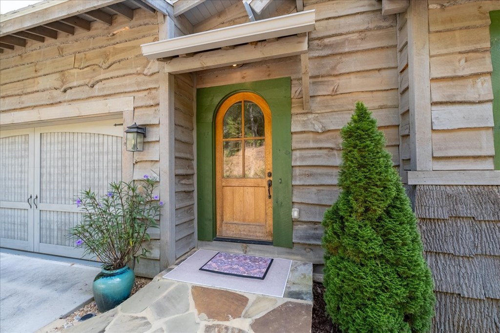 207 Utana Bluffs Trail