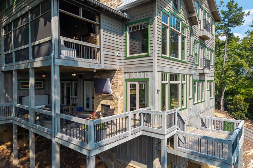 207 Utana Bluffs Trail