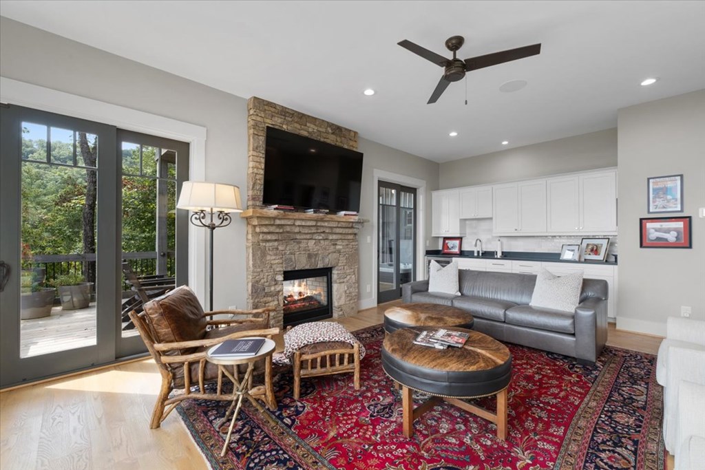 207 Utana Bluffs Trail