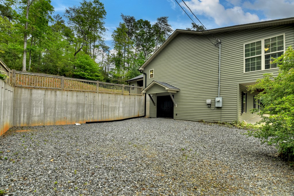 293 James Drive