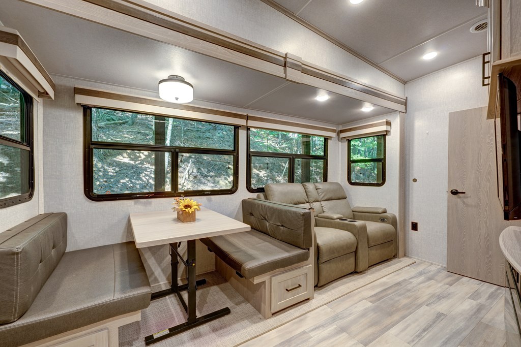 52 25th Street