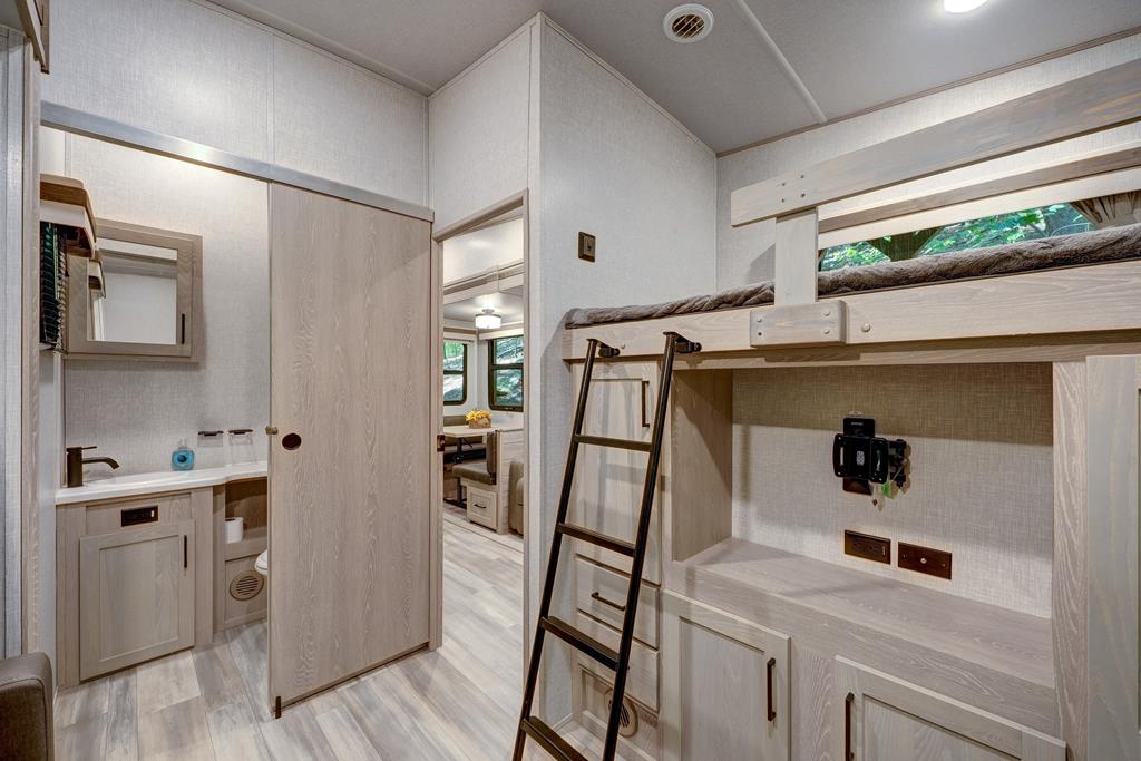 52 25th Street