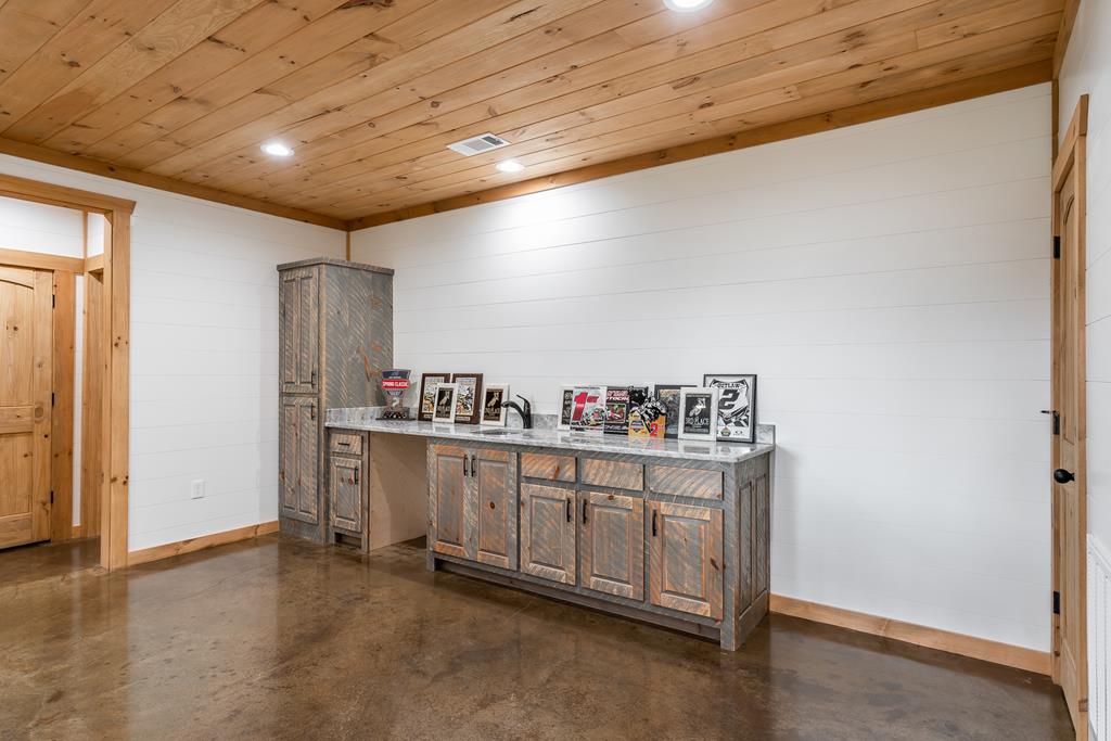 241 Wolf Creek Mountain Road