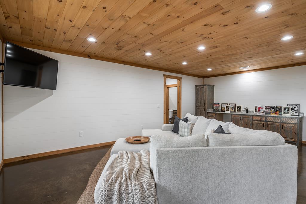 241 Wolf Creek Mountain Road