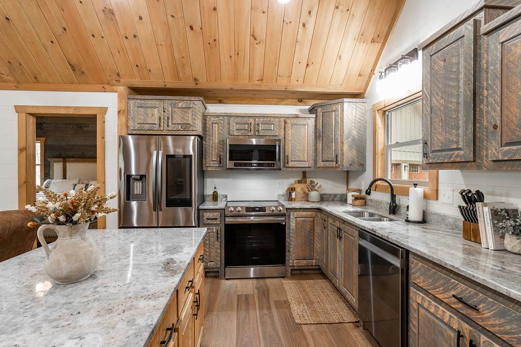 241 Wolf Creek Mountain Road