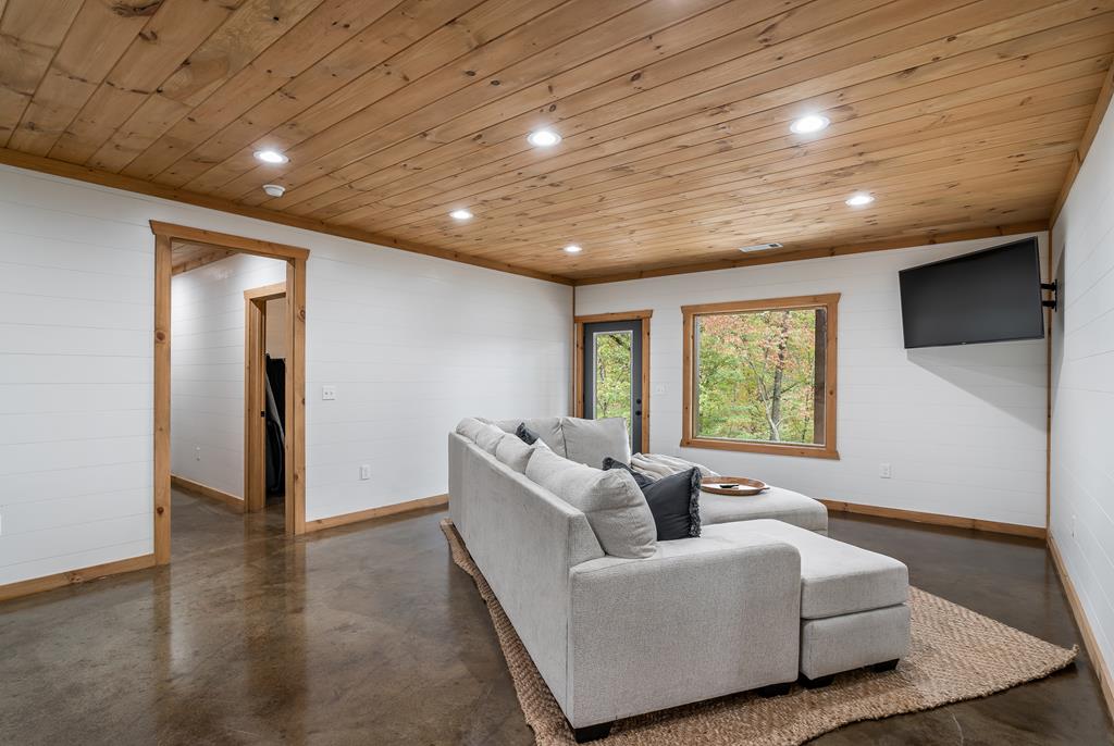 241 Wolf Creek Mountain Road