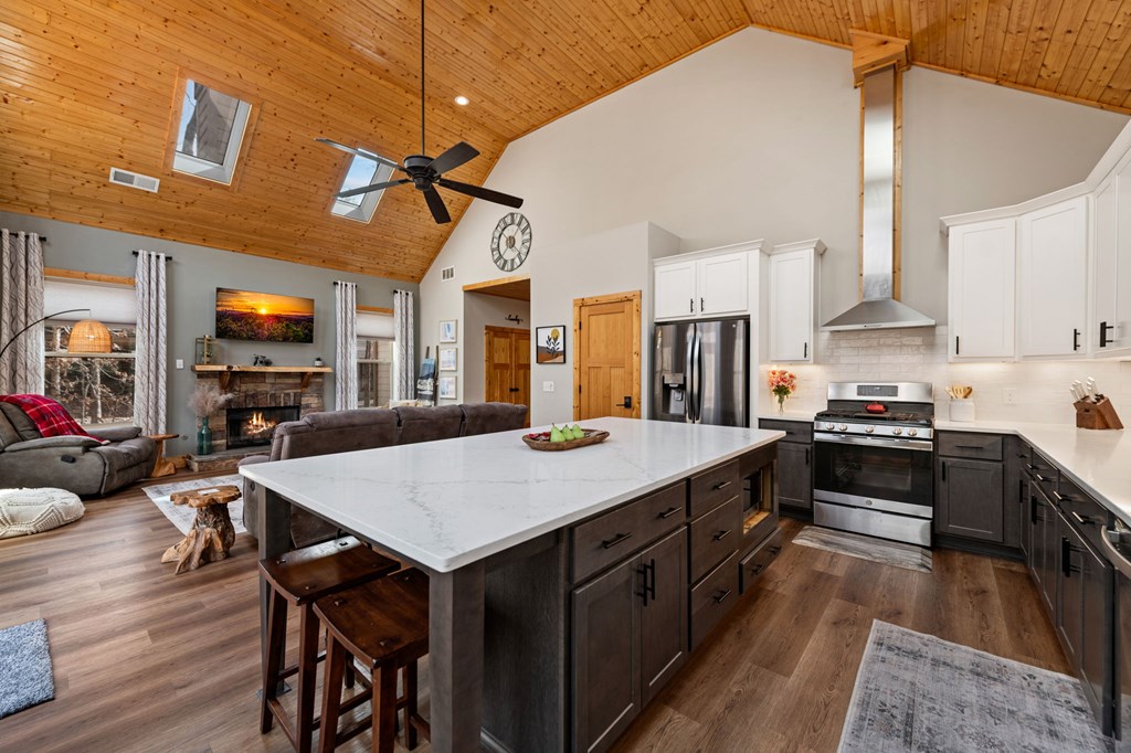 156 Ridgecrest Court