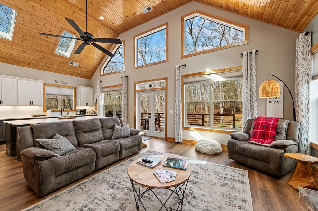 156 Ridgecrest Court