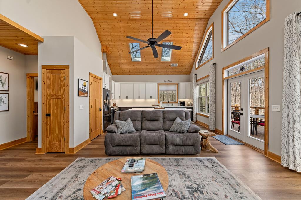 156 Ridgecrest Court