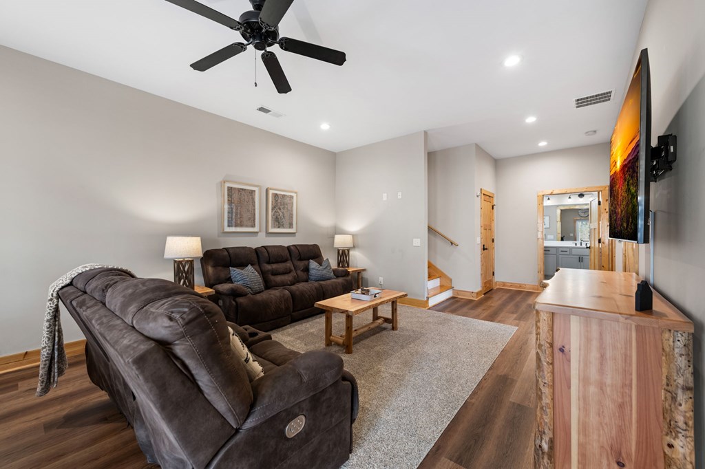 156 Ridgecrest Court