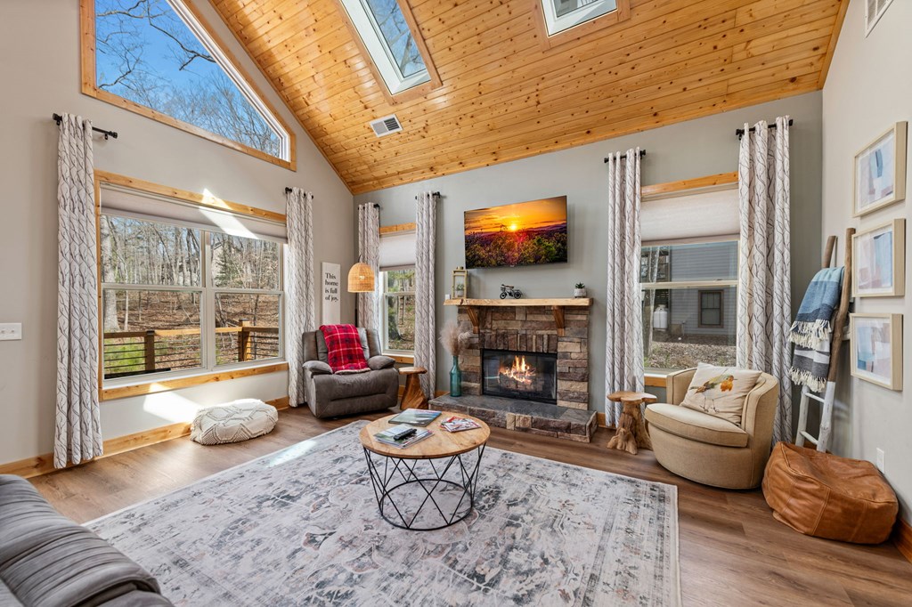 156 Ridgecrest Court