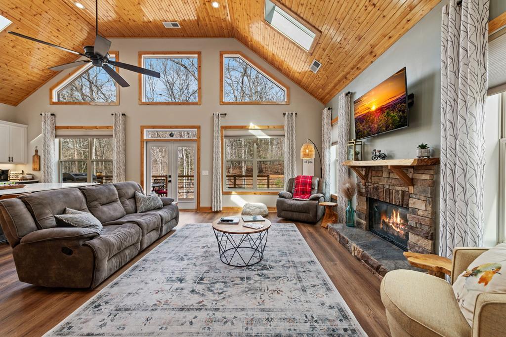 156 Ridgecrest Court