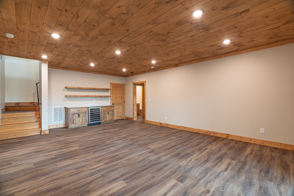 121 Indian Lane