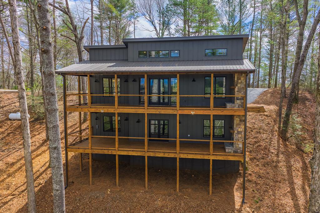 121 Indian Lane