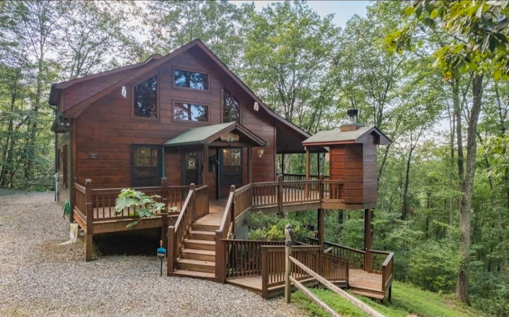 225 Eagles Nest Lane