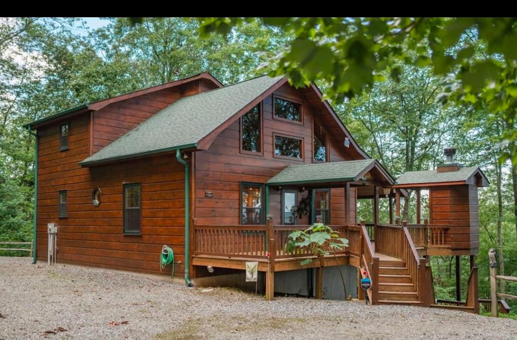 225 Eagles Nest Lane