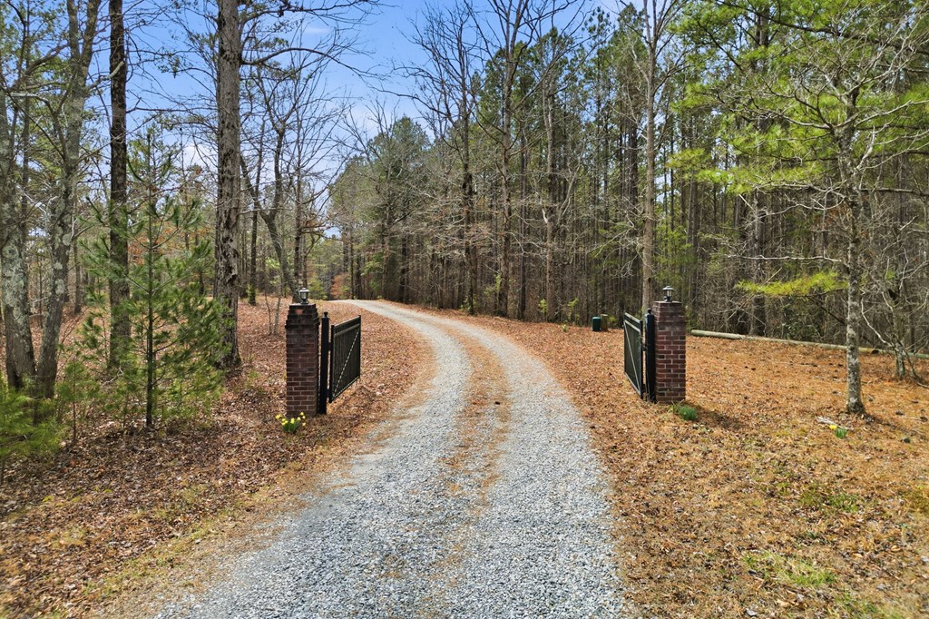 1215 Crossroads Church Road