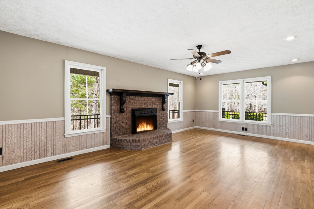 1215 Crossroads Church Road