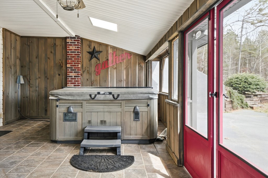 1215 Crossroads Church Road