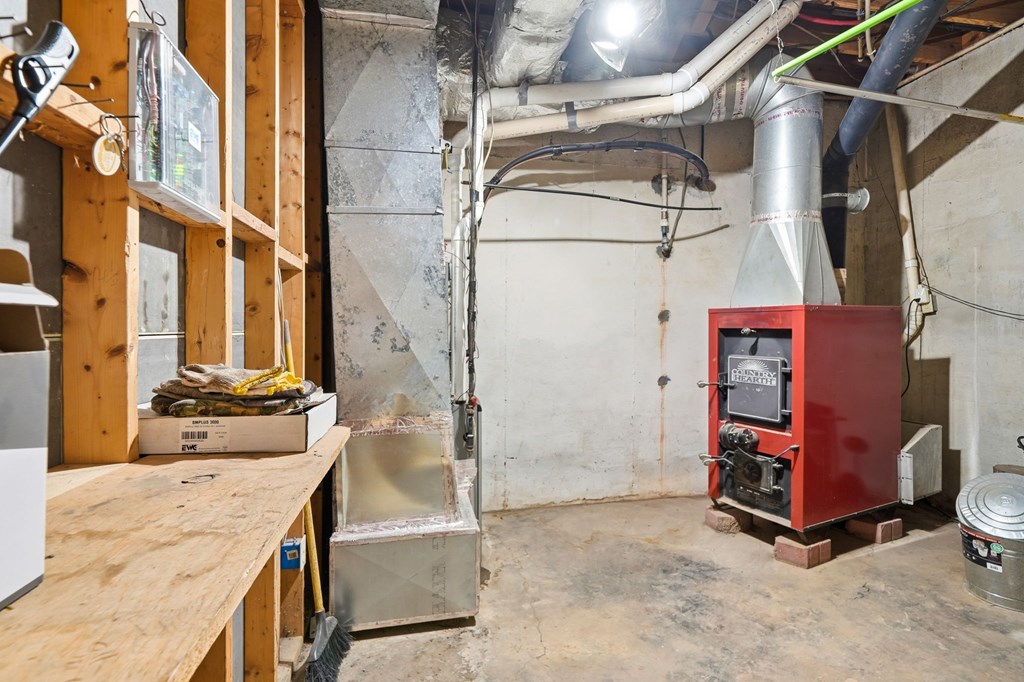 1215 Crossroads Church Road