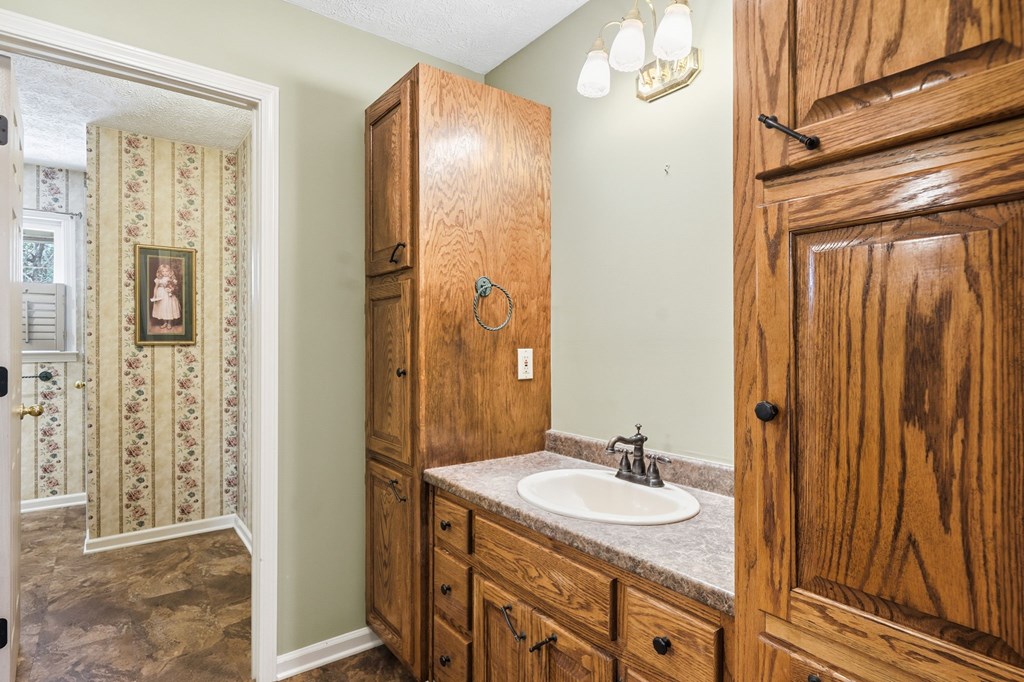 1215 Crossroads Church Road