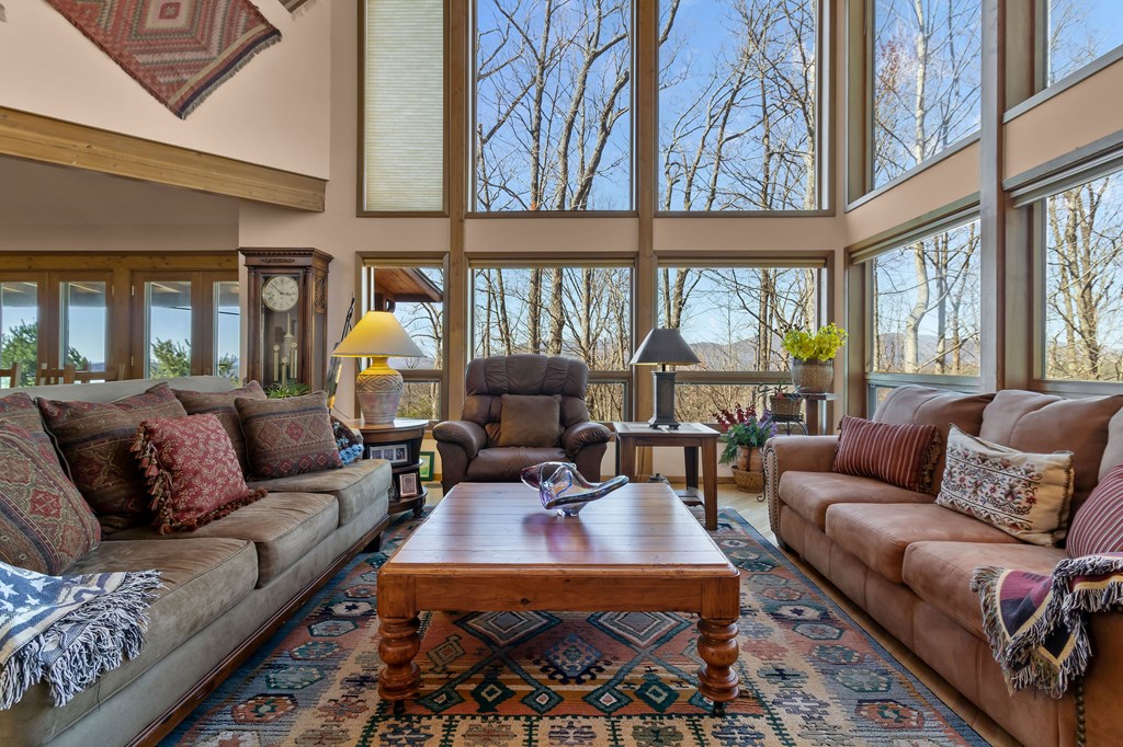 1202 Tickanetley Road