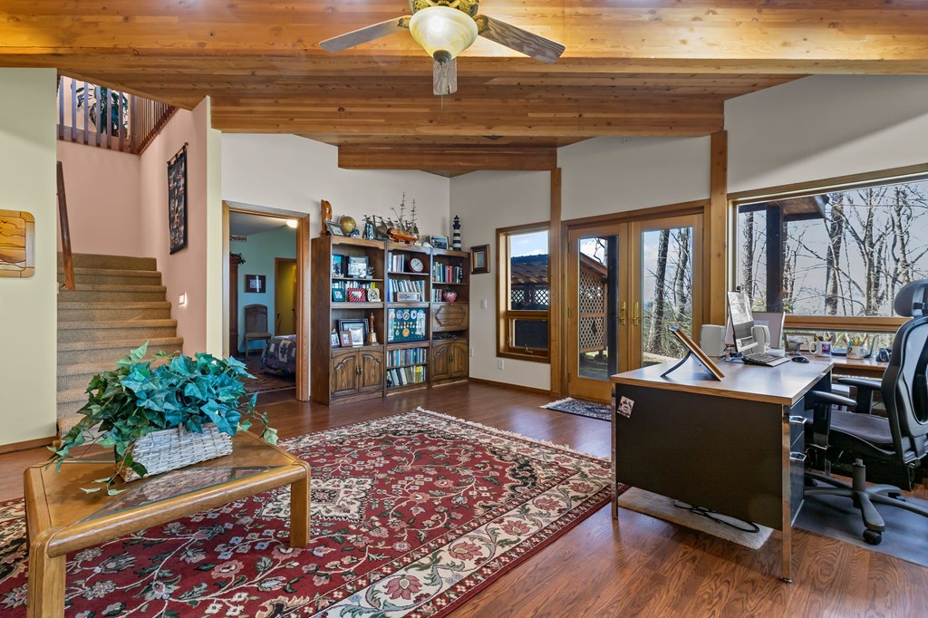 1202 Tickanetley Road