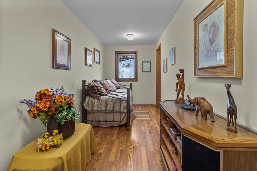 1202 Tickanetley Road