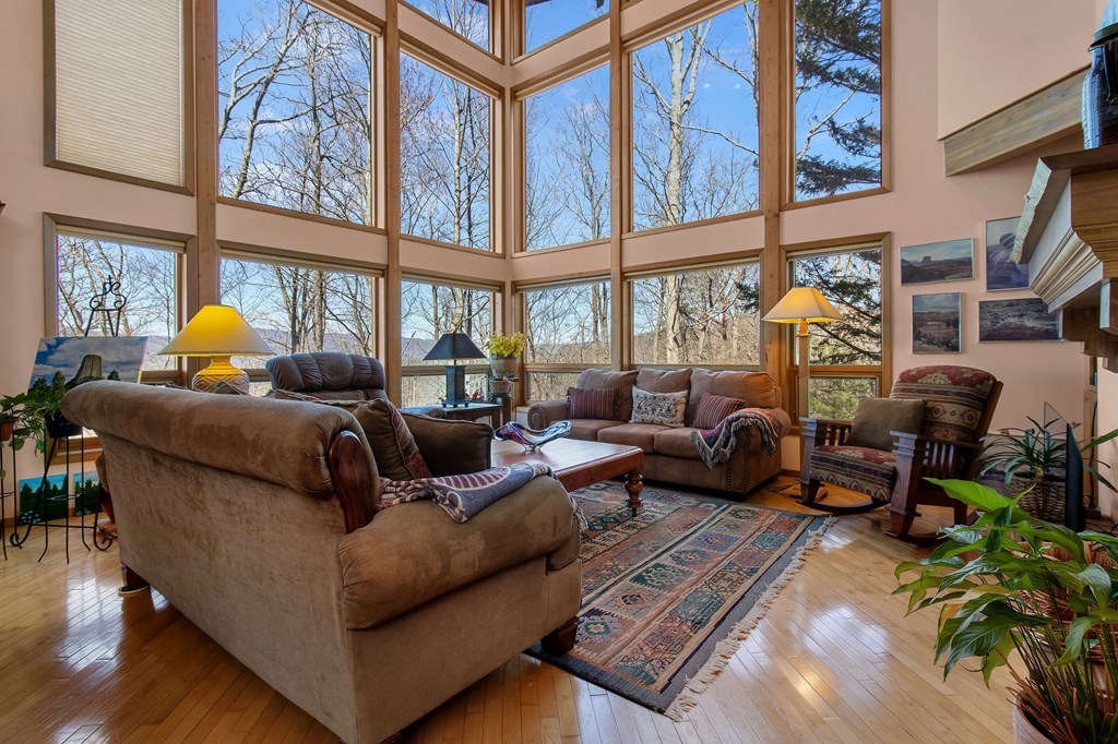 1202 Tickanetley Road