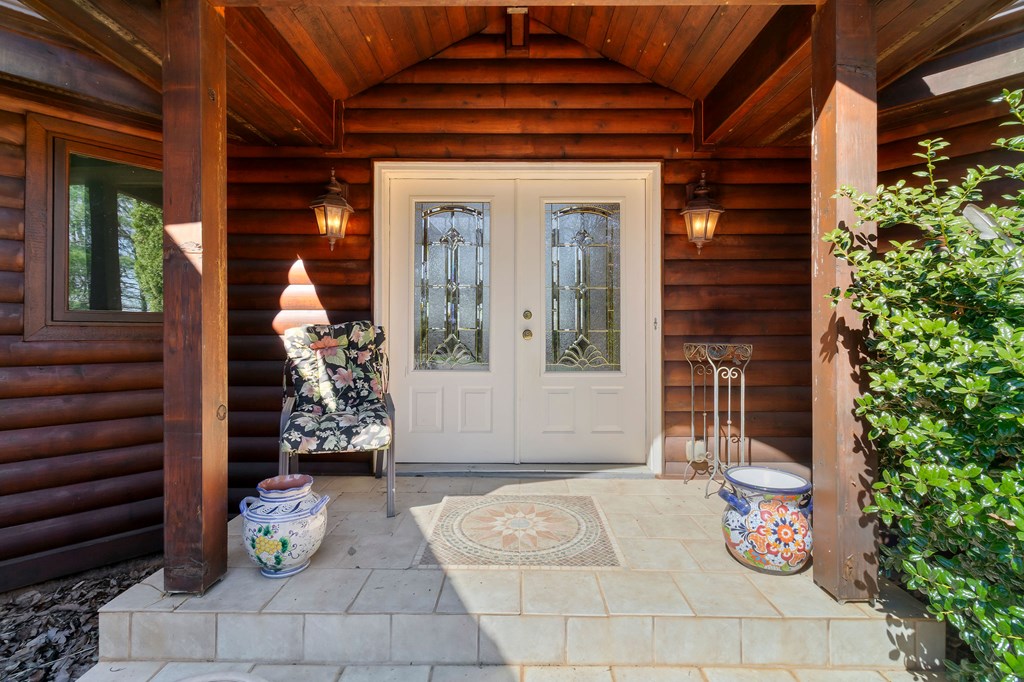 1202 Tickanetley Road