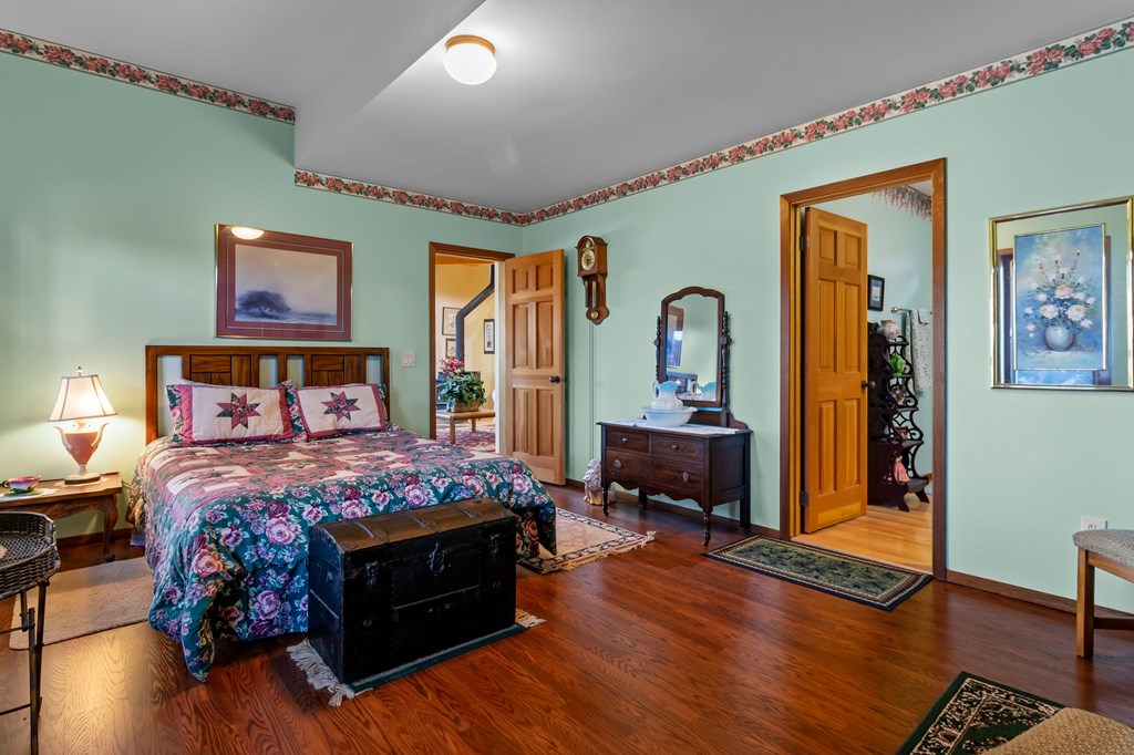 1202 Tickanetley Road