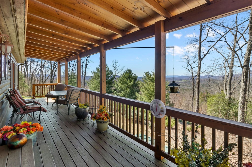 1202 Tickanetley Road