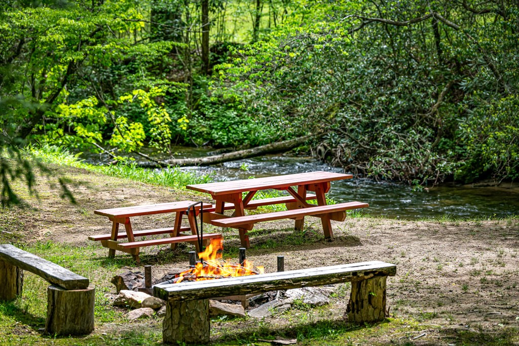 245 Old Anderson Creek