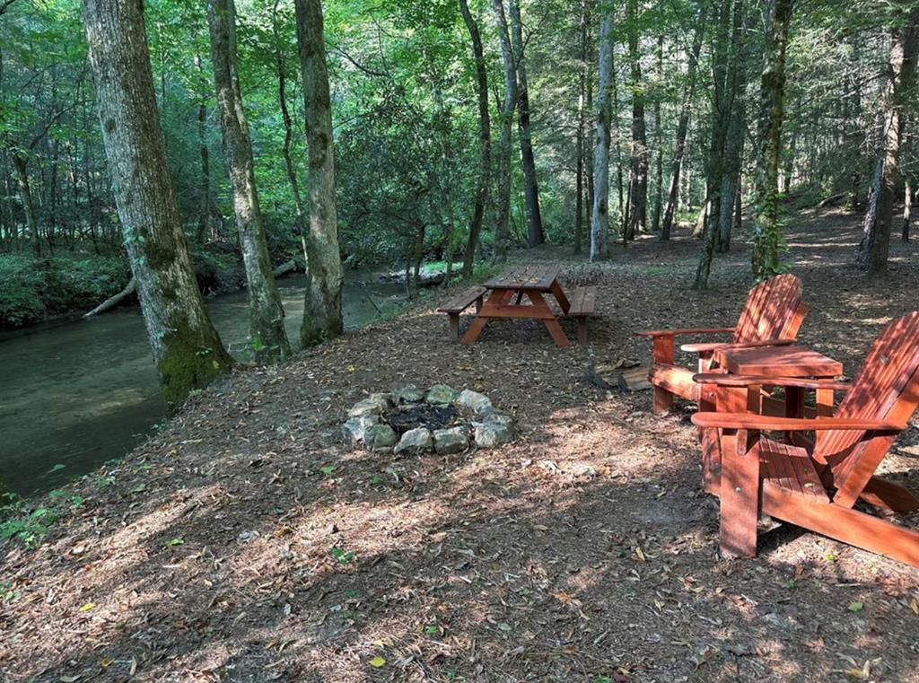 LT 14R Tanager Trail