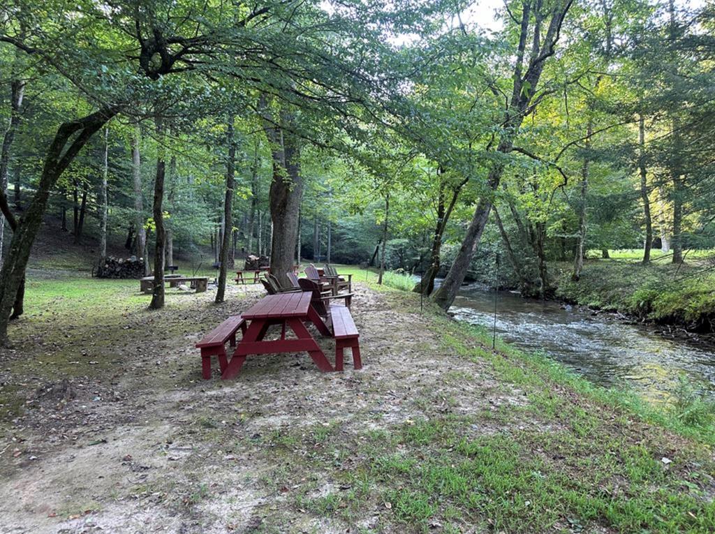 LT 14R Tanager Trail