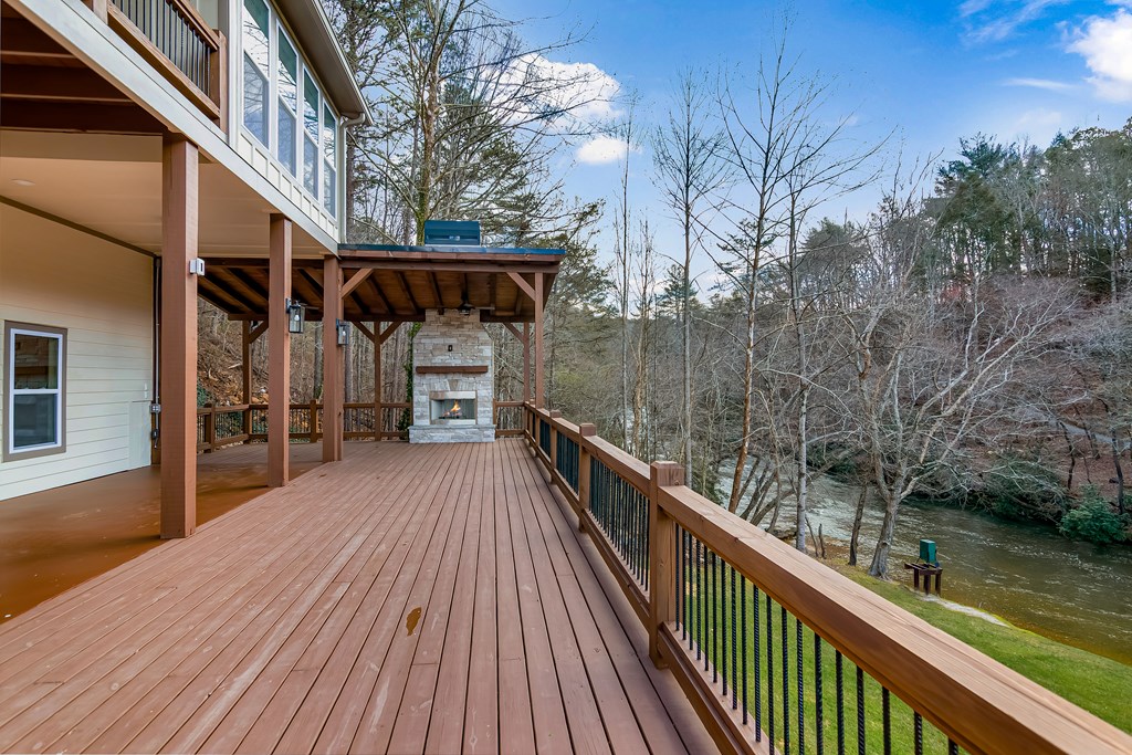 105 Riveredge Drive