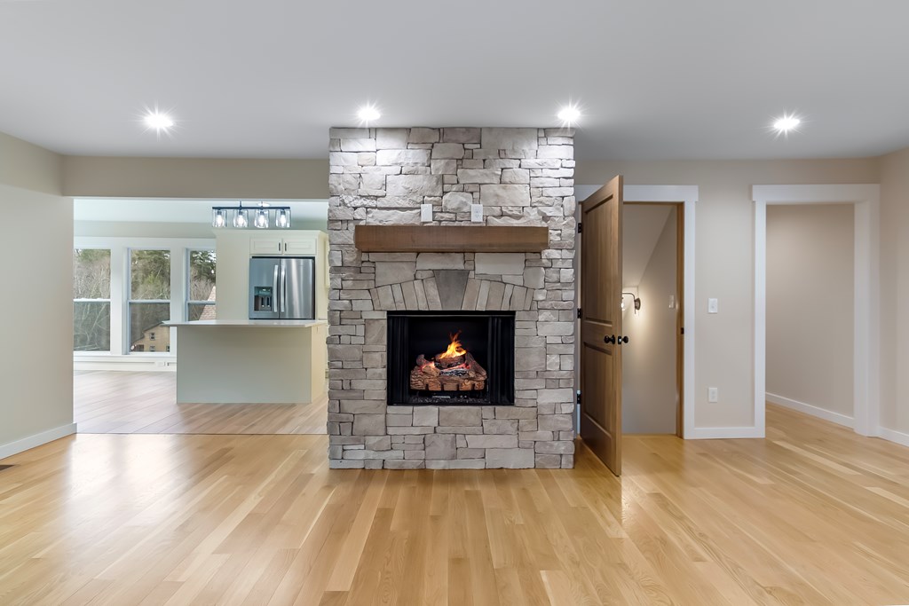105 Riveredge Drive