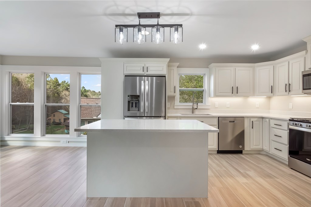 105 Riveredge Drive