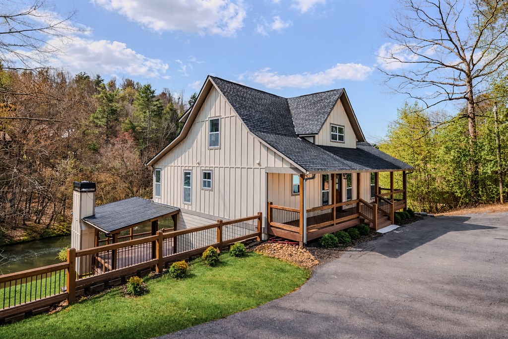 105 Riveredge Drive
