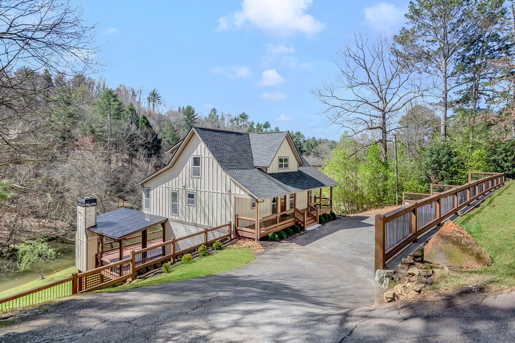 105 Riveredge Drive