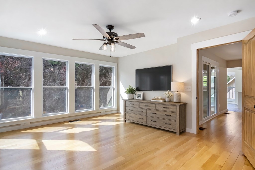 105 Riveredge Drive