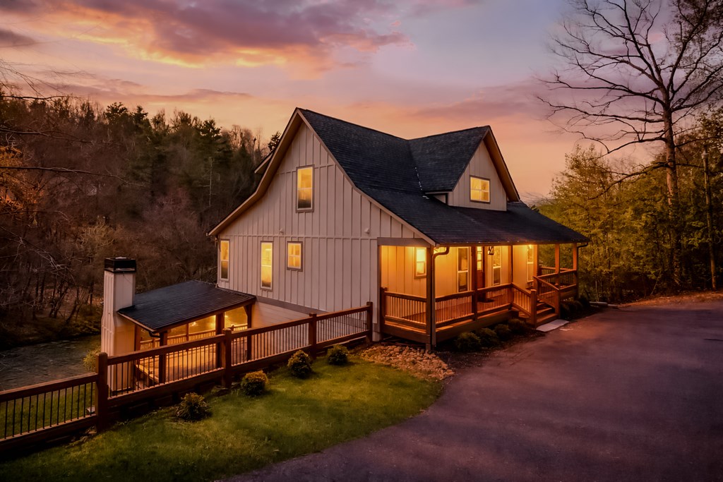 105 Riveredge Drive