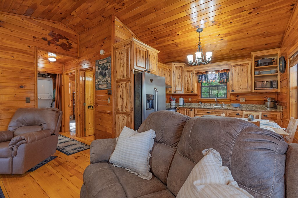 216 Pig Trail