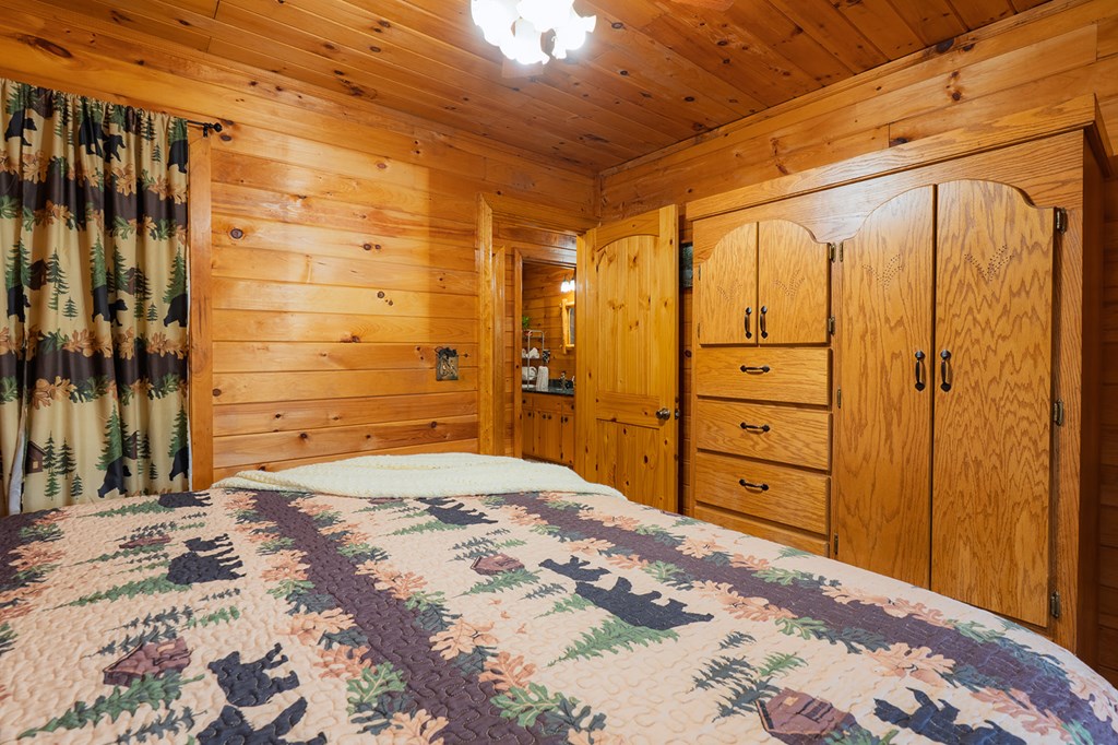 216 Pig Trail
