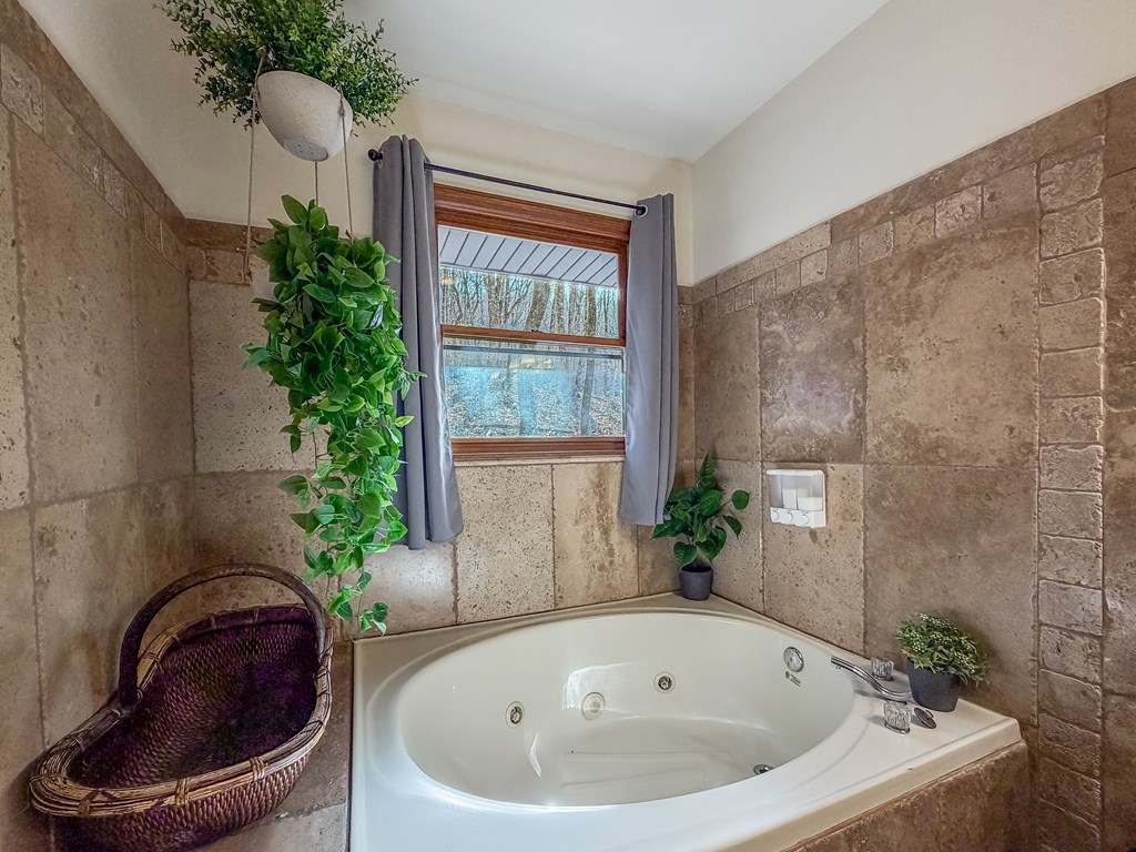 843 Fern Valley Road