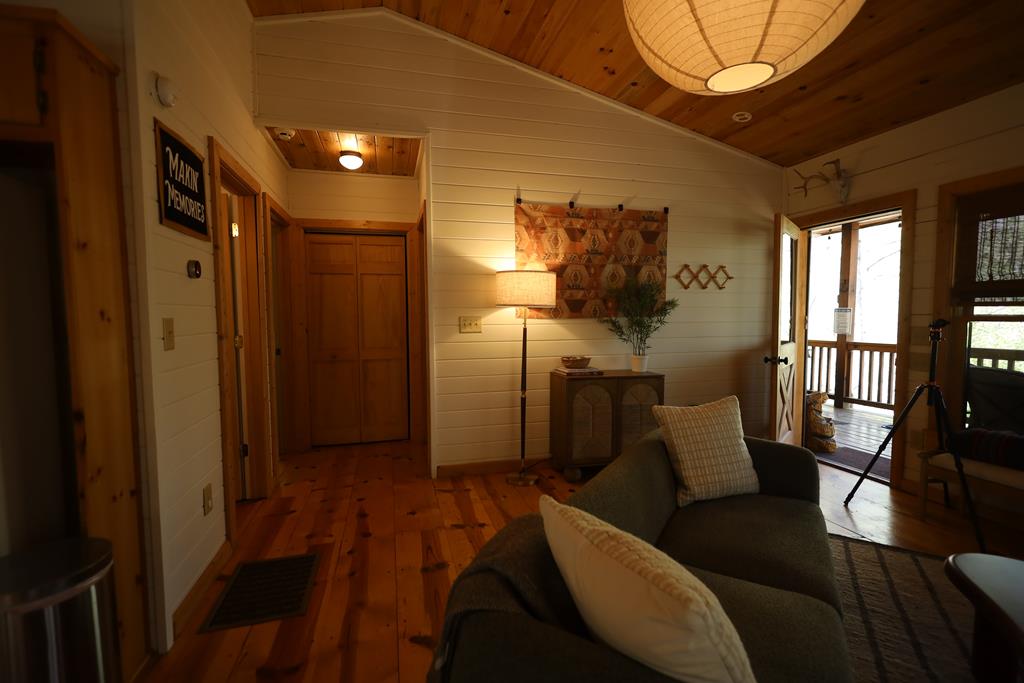 7 Ascherman Court