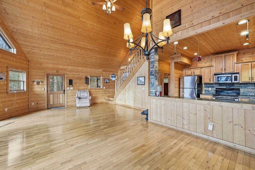 97 Fox Mountain Crossin