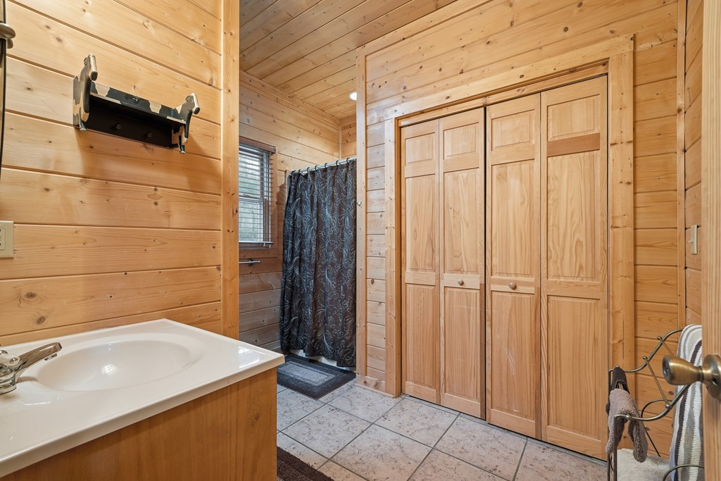 97 Fox Mountain Crossin