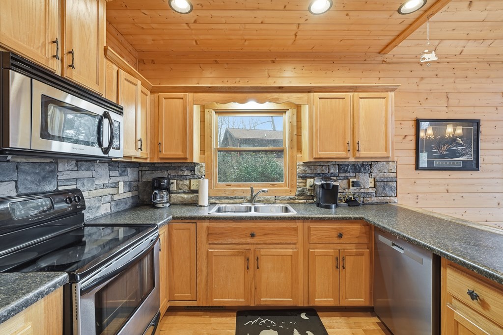 97 Fox Mountain Crossin